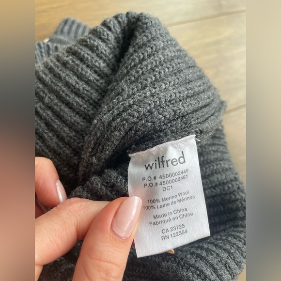 Wilfred 100% merino wool sweater size XXS - Picture 4 of 4